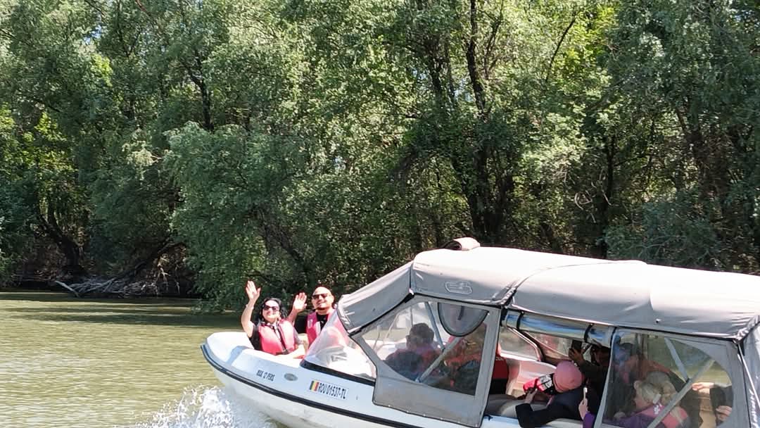 Excursie cu barca în Delta Dunării pe traseul Tulcea - Mila 23 – Letea - Sulina